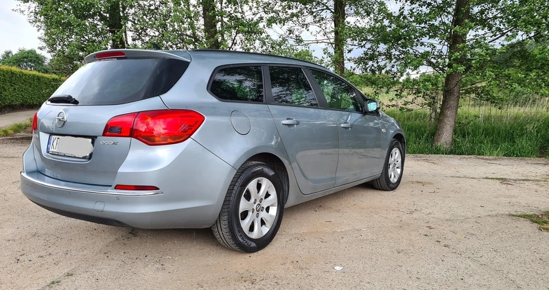 Opel Astra cena 28999 przebieg: 189000, rok produkcji 2014 z Kraków małe 191